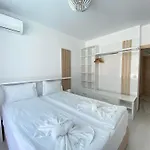 Aparthotel The Paradise 3*