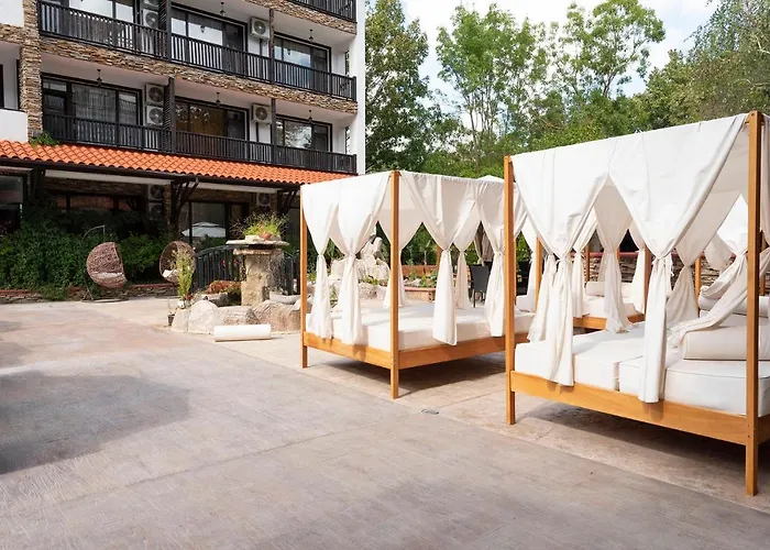 Апартхотел The Paradise 3*