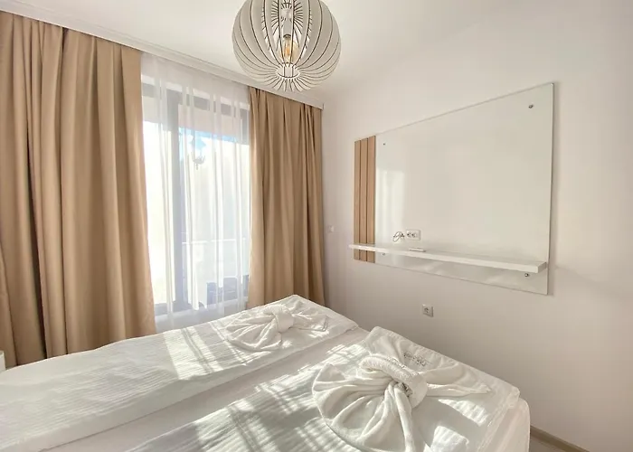 Апартхотел The Paradise Приморско